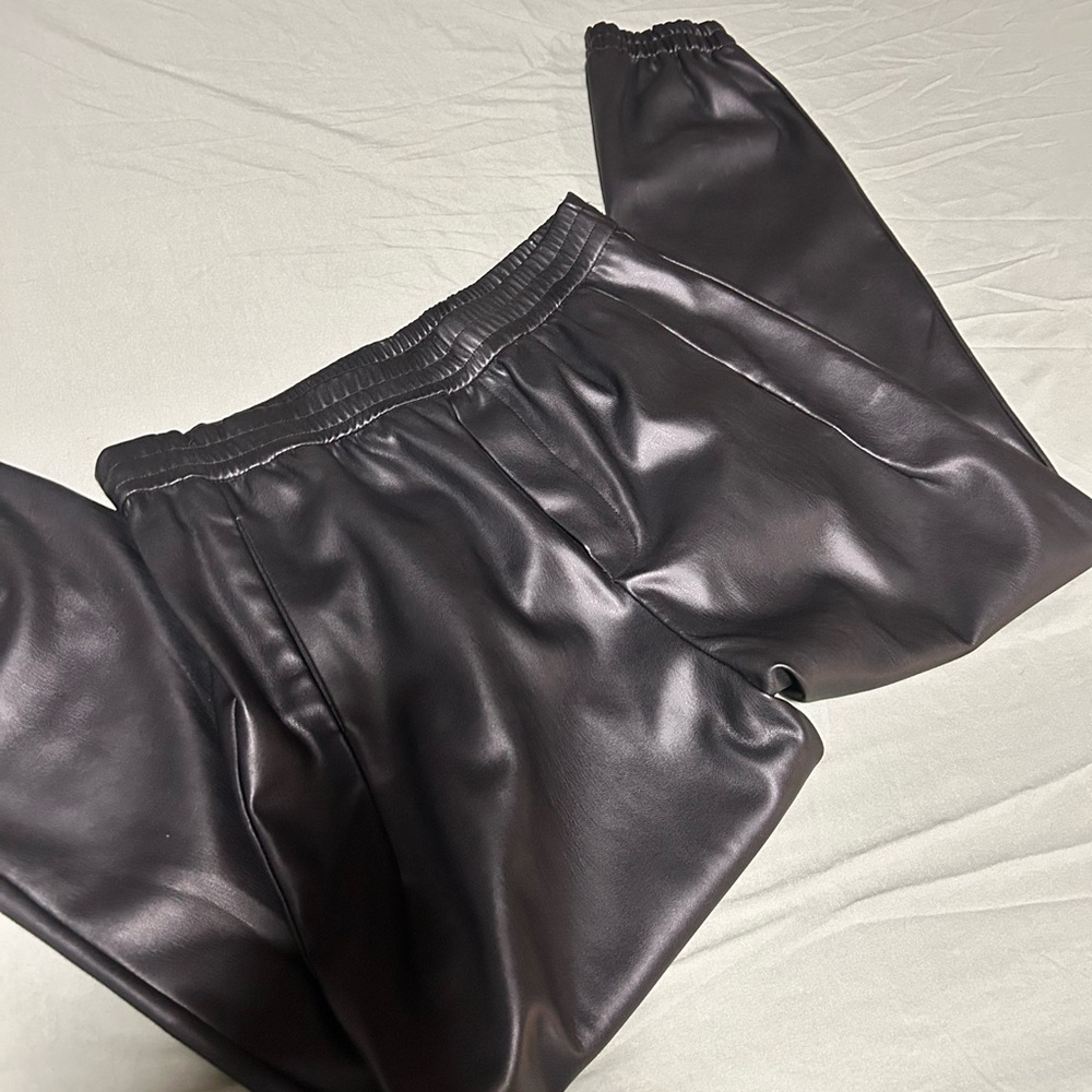 Zara vegan faux leather joggers Black Pants large